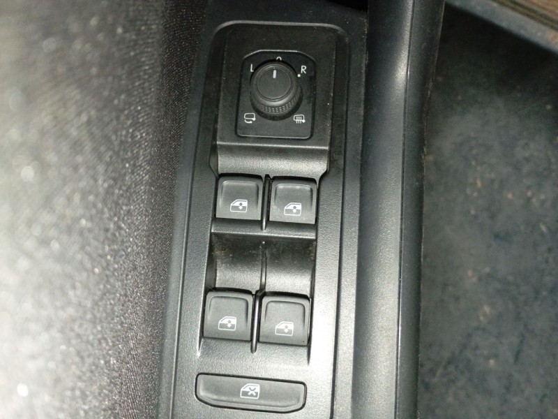 Recambio de mando elevalunas delantero izquierdo para volkswagen t-roc (a11, d11) 1.5 tsi referencia OEM IAM   