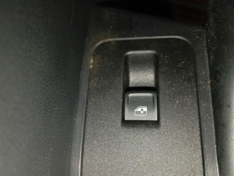 Recambio de mando elevalunas trasero izquierdo para volkswagen t-roc (a11, d11) 1.5 tsi referencia OEM IAM   