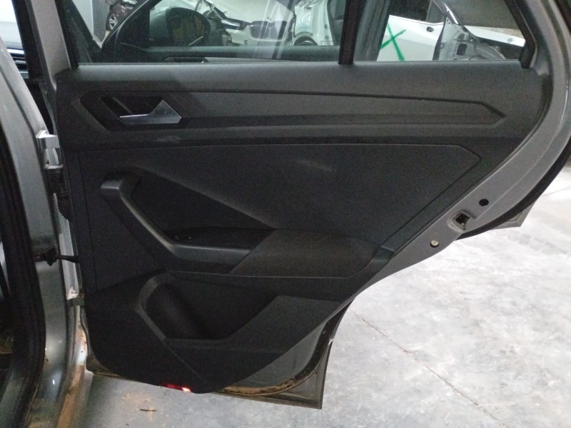 Recambio de guarnecido puerta trasera derecha para volkswagen t-roc (a11, d11) 1.5 tsi referencia OEM IAM   