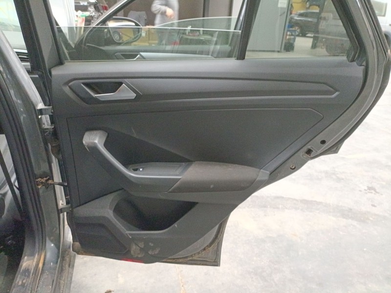 Recambio de guarnecido puerta trasera derecha para volkswagen t-roc (a11, d11) 1.0 tsi referencia OEM IAM   