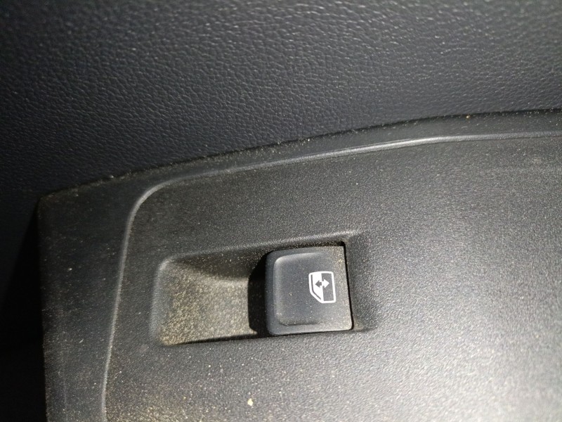 Recambio de mando elevalunas trasero derecho para volkswagen t-roc (a11, d11) 1.0 tsi referencia OEM IAM   