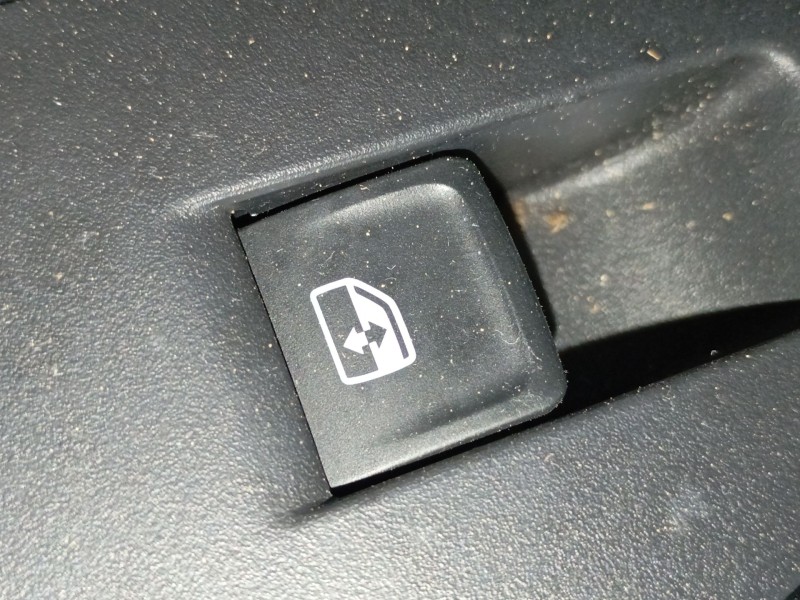 Recambio de mando elevalunas trasero izquierdo para volkswagen taigo (cs1) 1.0 tsi referencia OEM IAM   