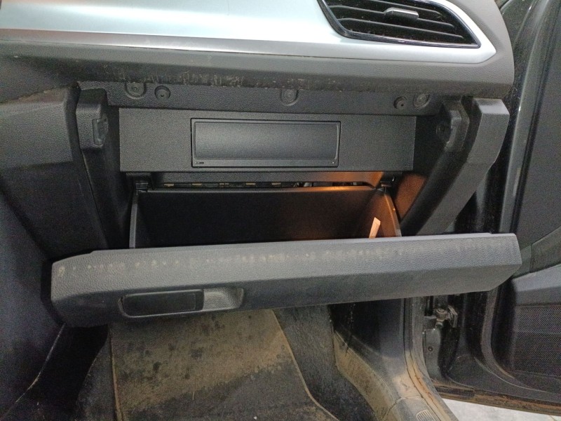 Recambio de guantera para volkswagen t-roc (a11, d11) 1.0 tsi referencia OEM IAM   