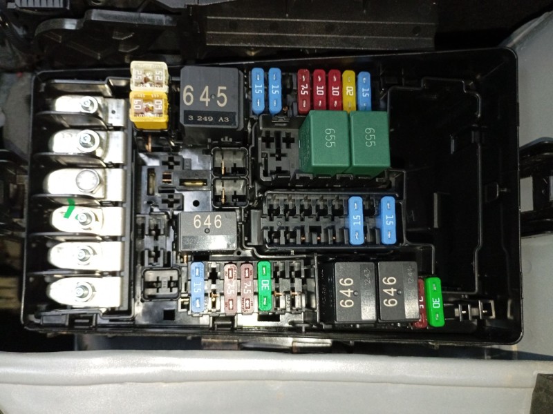 Recambio de caja reles / fusibles para volkswagen t-roc (a11, d11) 1.5 tsi referencia OEM IAM   