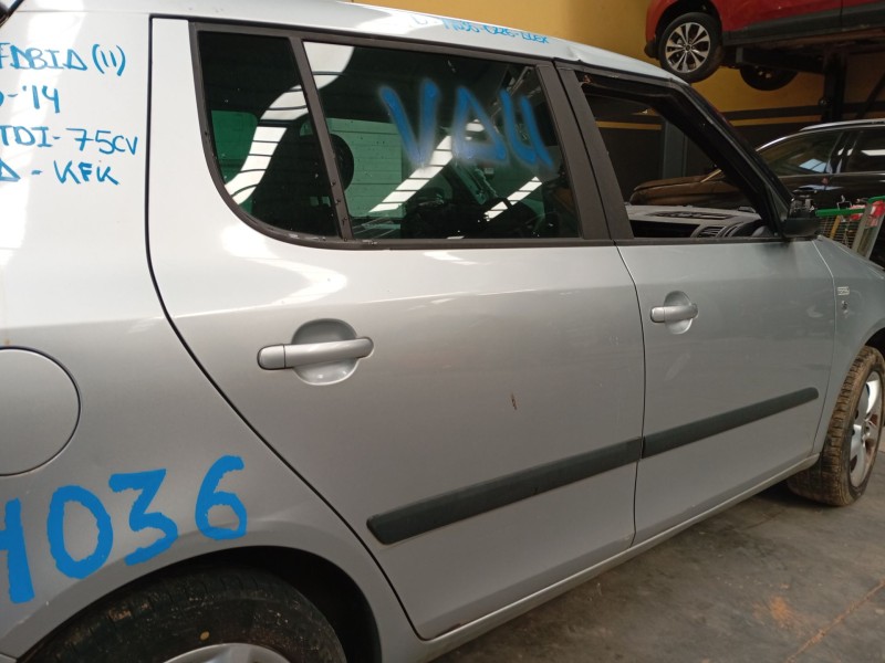 Recambio de puerta trasera derecha para skoda fabia ii (542) 1.6 tdi referencia OEM IAM   