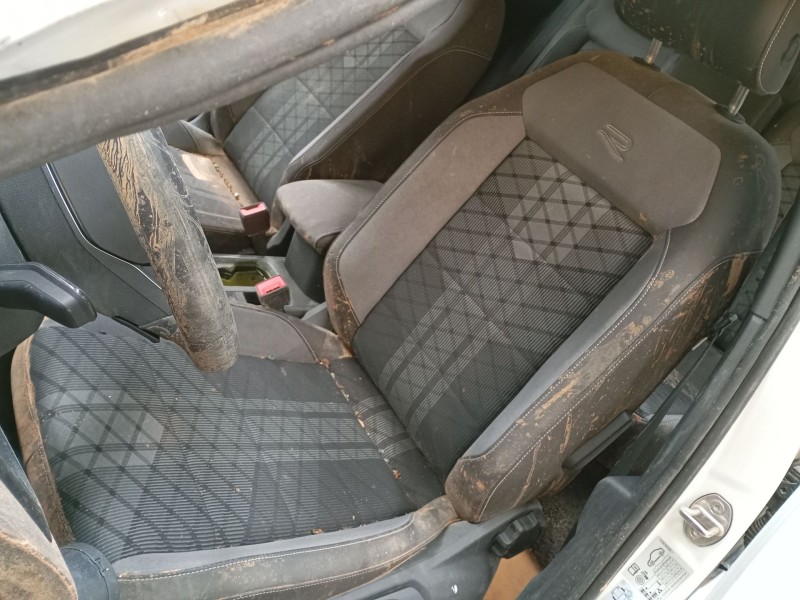 volkswagen t-roc (a11, d11) del año 2024