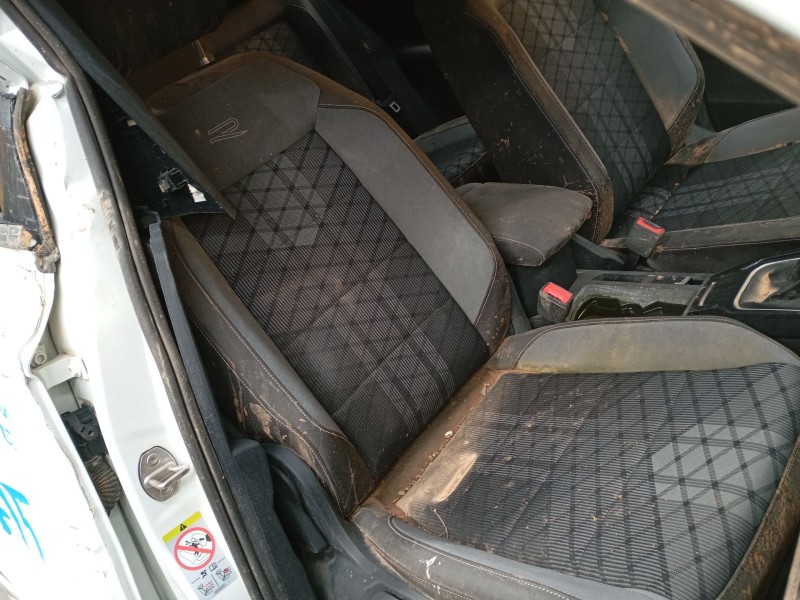 volkswagen t-roc (a11, d11) del año 2024