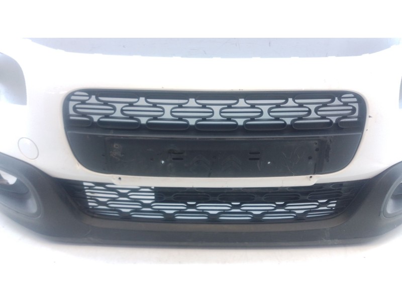 Recambio de paragolpes delantero para citroën c3 iii (sx) 1.2 vti 82 referencia OEM IAM   