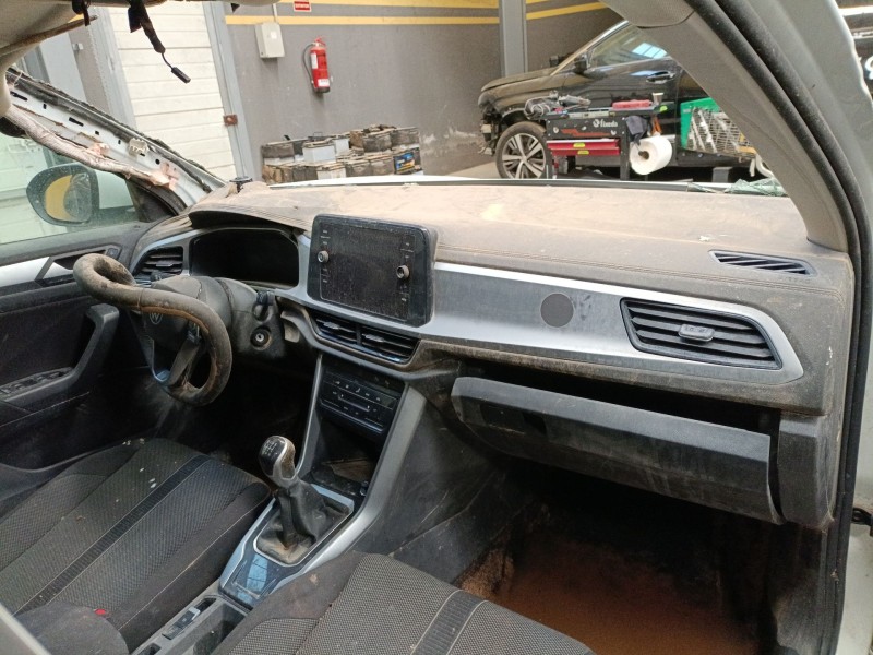 volkswagen t-roc (a11, d11) del año 2024