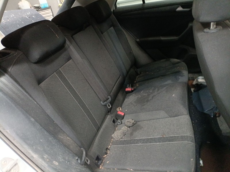 volkswagen t-roc (a11, d11) del año 2024