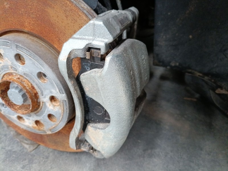 Recambio de pinza freno delantera derecha para volkswagen t-roc (a11, d11) 1.0 tsi referencia OEM IAM   