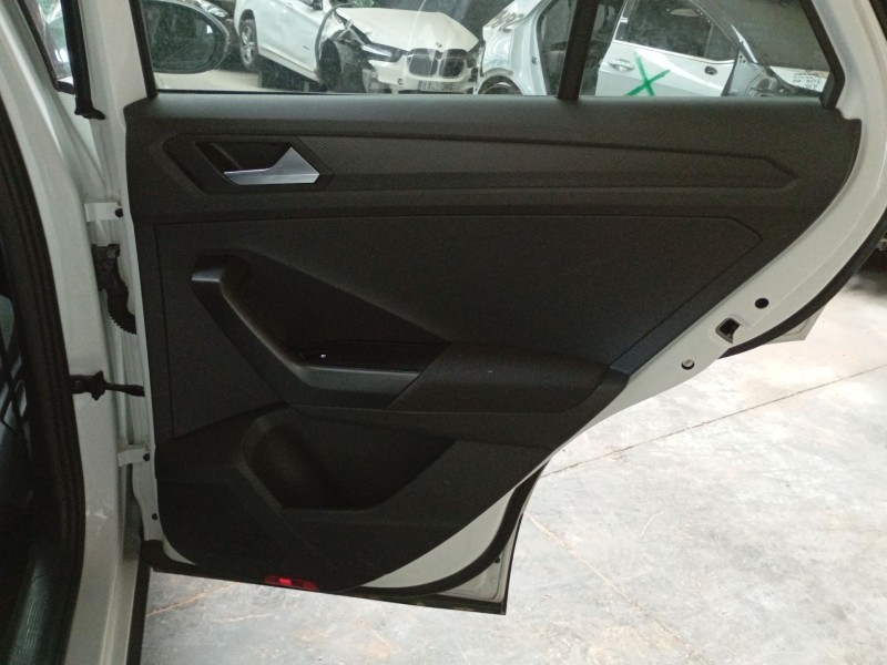 Recambio de guarnecido puerta trasera derecha para volkswagen t-roc (a11, d11) 2.0 tdi scr referencia OEM IAM   
