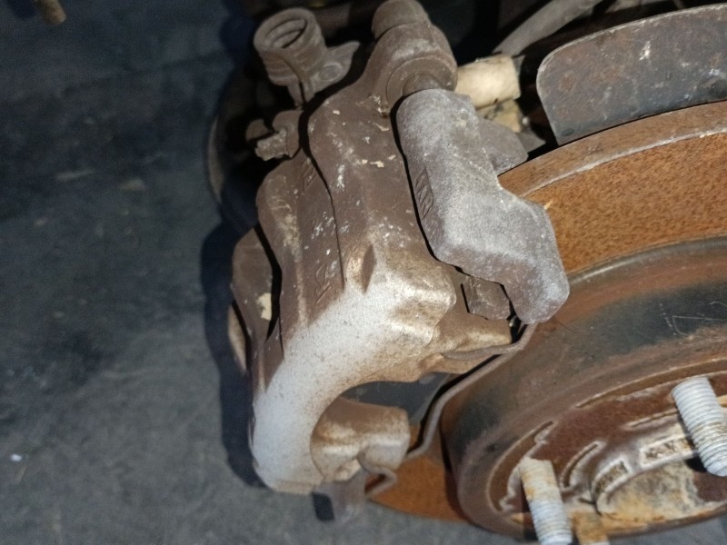 Recambio de pinza freno trasera derecha para ford focus iii 1.6 tdci referencia OEM IAM   