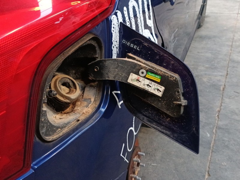 Recambio de tapa exterior combustible para ford focus iii 1.6 tdci referencia OEM IAM   