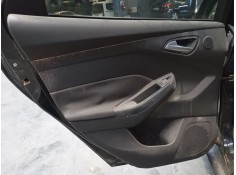 Recambio de guarnecido puerta trasera izquierda para ford focus iii 1.6 tdci referencia OEM IAM   