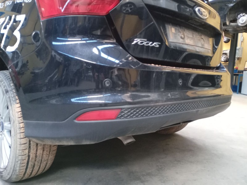 Recambio de paragolpes trasero para ford focus iii 1.6 tdci referencia OEM IAM   
