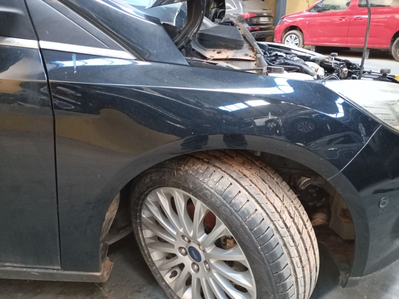 Recambio de aleta delantera derecha para ford focus iii 1.6 tdci referencia OEM IAM   