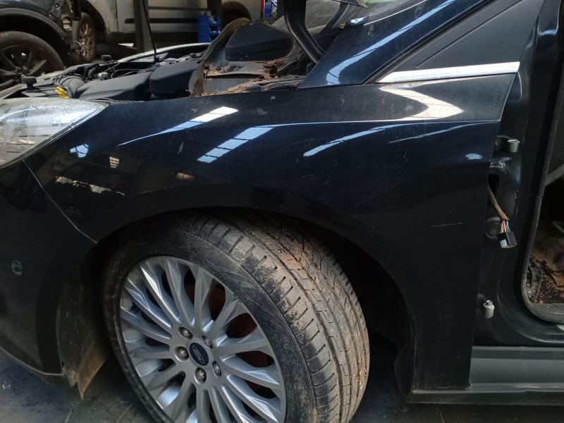 Recambio de aleta delantera izquierda para ford focus iii 1.6 tdci referencia OEM IAM   