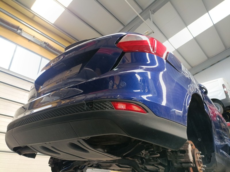 Recambio de paragolpes trasero para ford focus iii 1.6 tdci referencia OEM IAM   