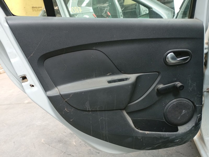Recambio de guarnecido puerta trasera izquierda para dacia logan ii 1.5 dci / blue dci 75 referencia OEM IAM   