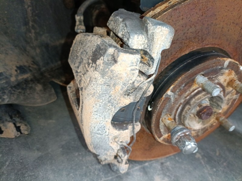 Recambio de pinza freno delantera izquierda para ford focus iii 1.5 tdci referencia OEM IAM   