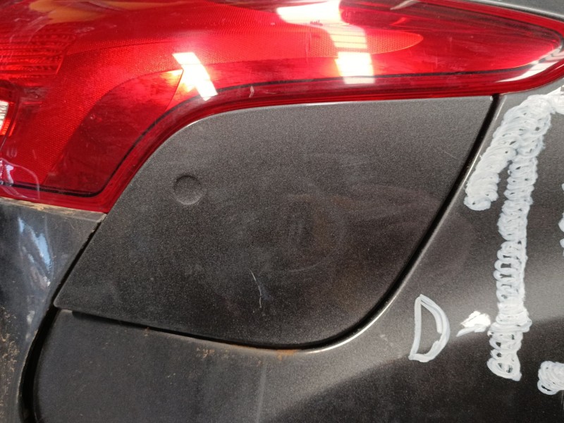 Recambio de tapa exterior combustible para ford focus iii 1.5 tdci referencia OEM IAM   