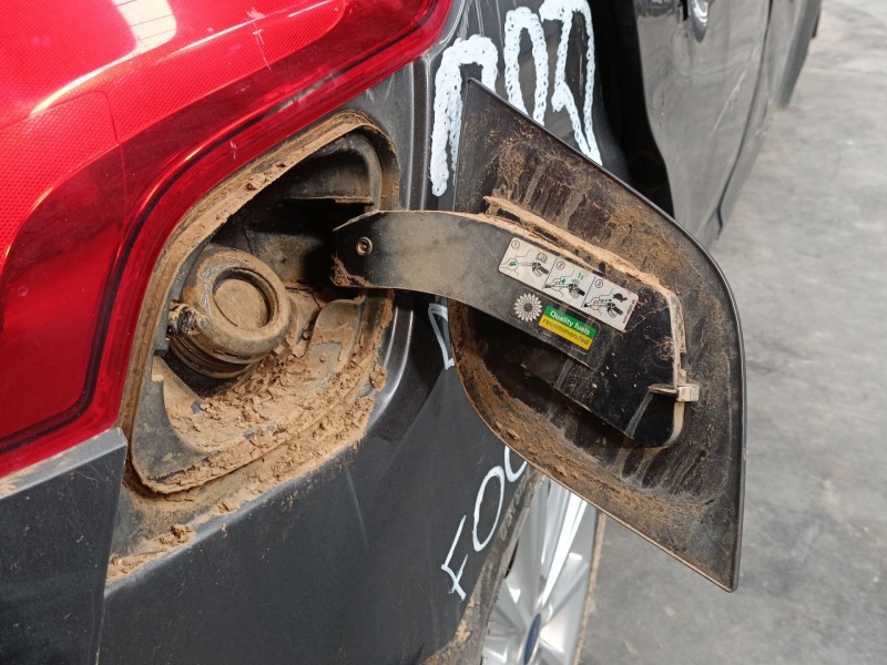 Recambio de tapa exterior combustible para ford focus iii 1.5 tdci referencia OEM IAM   