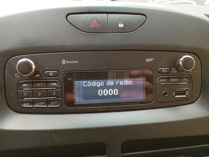 Recambio de sistema audio / radio cd para renault clio iv (bh_) 1.5 dci 75 referencia OEM IAM   