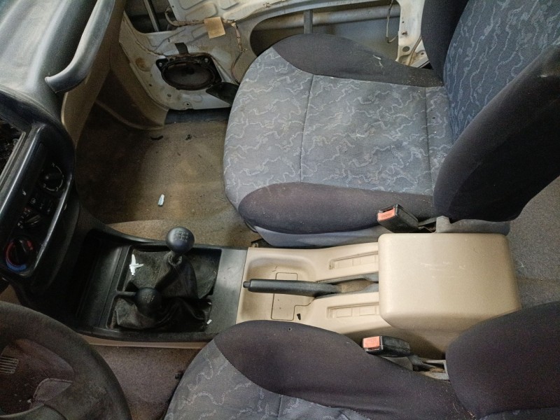 Recambio de consola central para nissan terrano ii (r20) 2.7 tdi 4wd referencia OEM IAM   