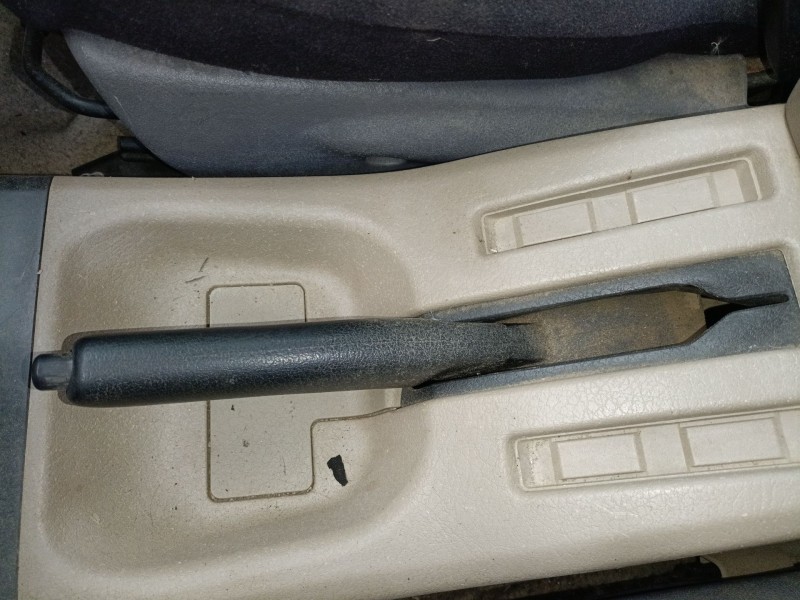 Recambio de palanca freno de mano para nissan terrano ii (r20) 2.7 tdi 4wd referencia OEM IAM   