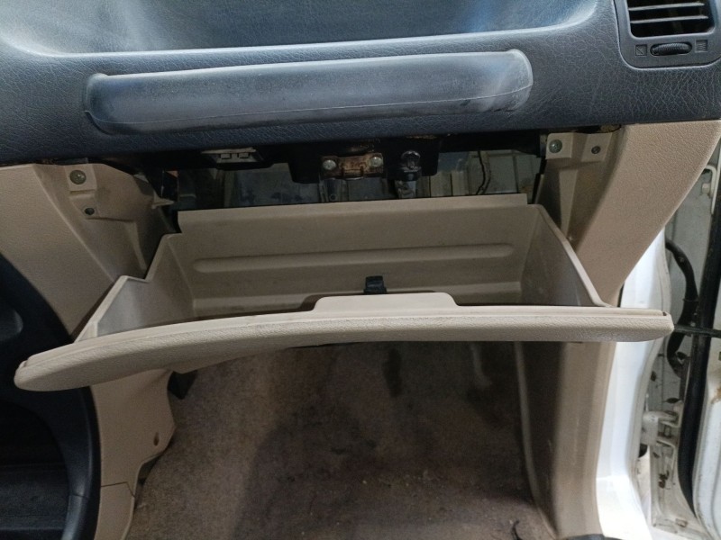 Recambio de guantera para nissan terrano ii (r20) 2.7 tdi 4wd referencia OEM IAM   