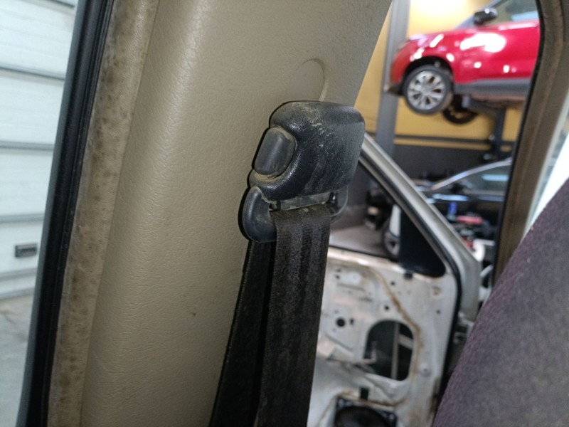 Recambio de cinturon seguridad delantero izquierdo para nissan terrano ii (r20) 2.7 tdi 4wd referencia OEM IAM   