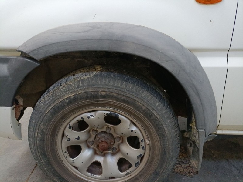 Recambio de aletin delantero izquierdo para nissan terrano ii (r20) 2.7 tdi 4wd referencia OEM IAM   