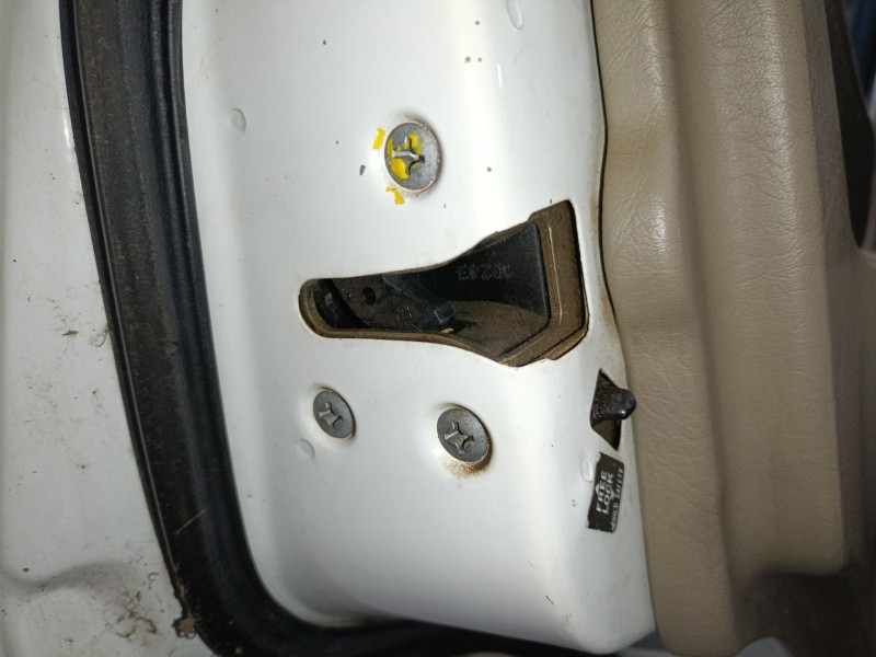 Recambio de cerradura puerta trasera izquierda para nissan terrano ii (r20) 2.7 tdi 4wd referencia OEM IAM   