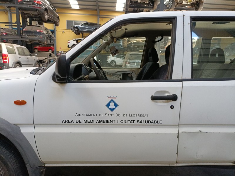Recambio de puerta delantera izquierda para nissan terrano ii (r20) 2.7 tdi 4wd referencia OEM IAM   