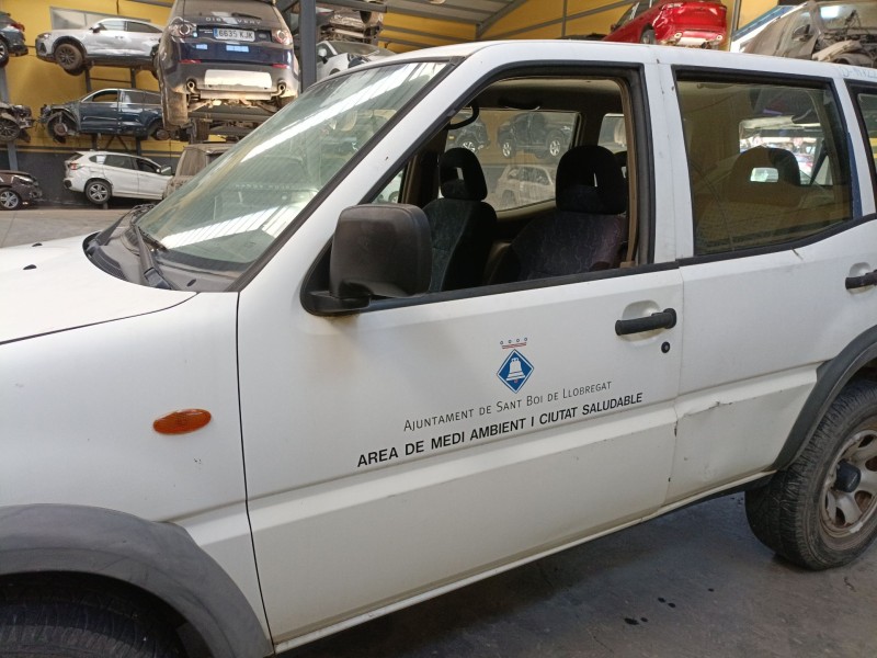Recambio de puerta delantera izquierda para nissan terrano ii (r20) 2.7 tdi 4wd referencia OEM IAM   