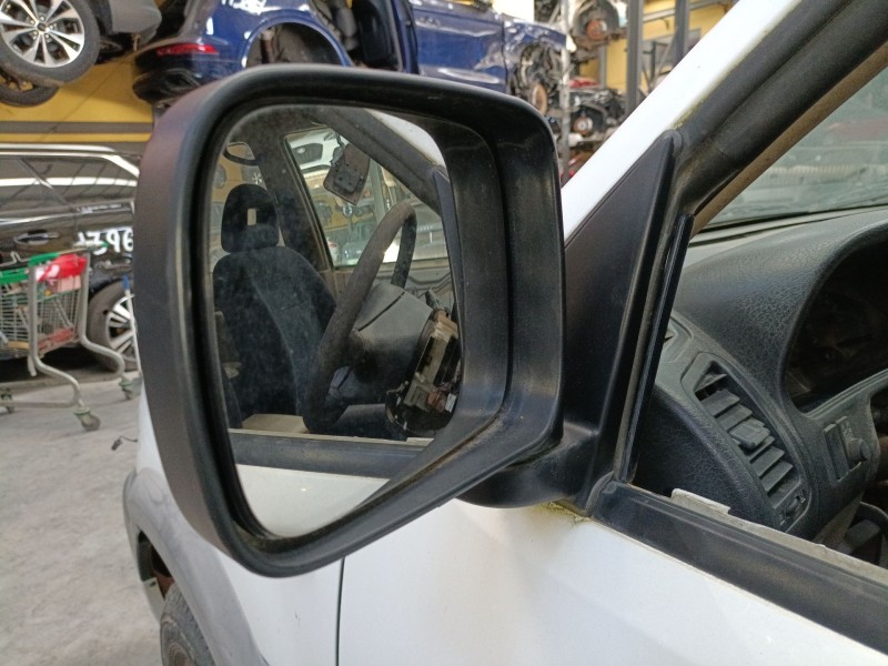 Recambio de retrovisor izquierdo electrico para nissan terrano ii (r20) 2.7 tdi 4wd referencia OEM IAM   