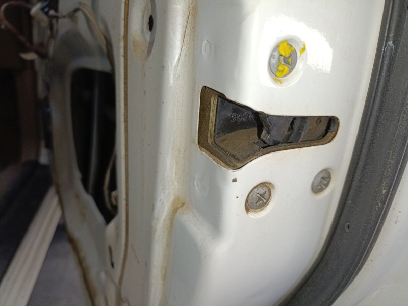 Recambio de cerradura puerta delantera derecha para nissan terrano ii (r20) 2.7 tdi 4wd referencia OEM IAM   