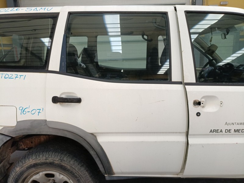 Recambio de puerta trasera derecha para nissan terrano ii (r20) 2.7 tdi 4wd referencia OEM IAM   