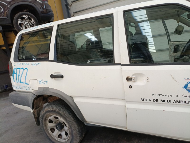 Recambio de puerta trasera derecha para nissan terrano ii (r20) 2.7 tdi 4wd referencia OEM IAM   