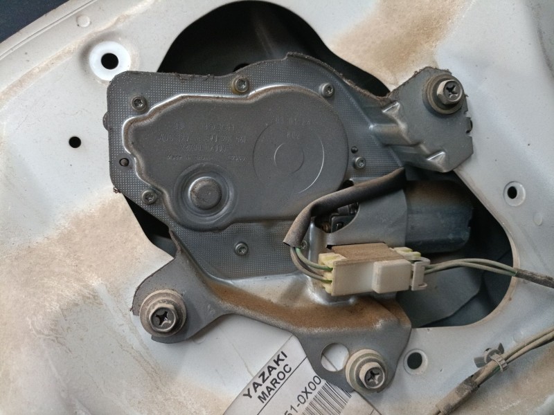 Recambio de motor limpia trasero para nissan terrano ii (r20) 2.7 tdi 4wd referencia OEM IAM   