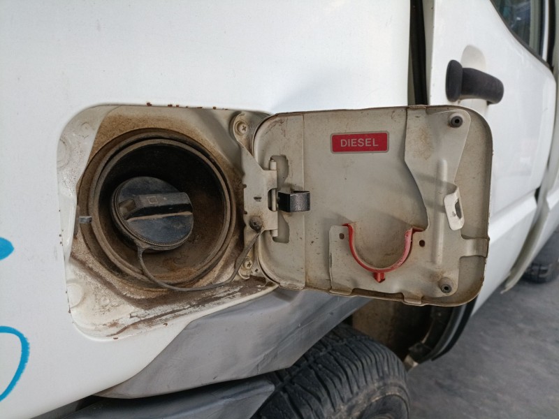 Recambio de tapa exterior combustible para nissan terrano ii (r20) 2.7 tdi 4wd referencia OEM IAM   