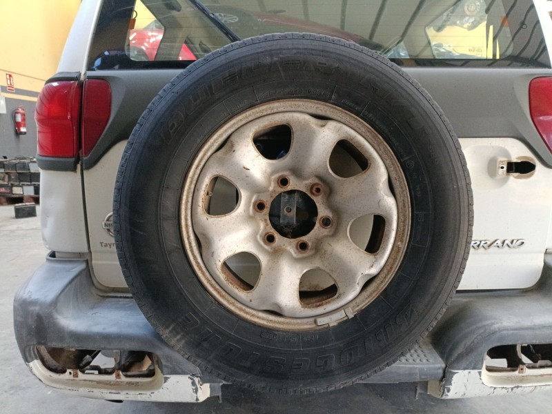 Recambio de neumatico repuesto para nissan terrano ii (r20) 2.7 tdi 4wd referencia OEM IAM 235/70/16  