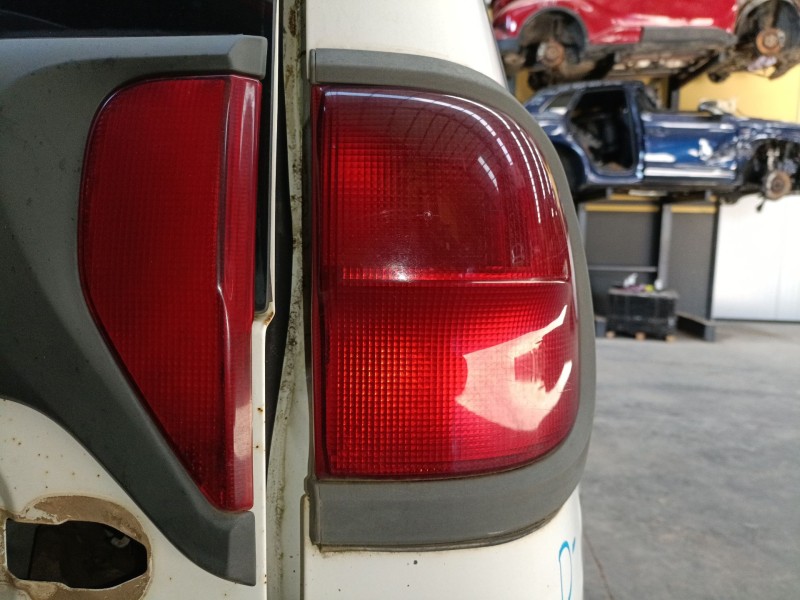 Recambio de piloto trasero derecho para nissan terrano ii (r20) 2.7 tdi 4wd referencia OEM IAM   