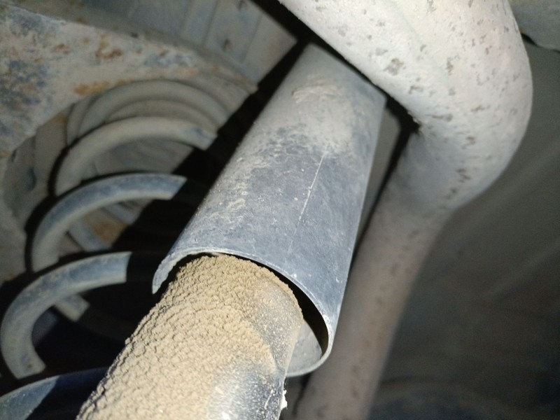 Recambio de amortiguador trasero izquierdo para nissan terrano ii (r20) 2.7 tdi 4wd referencia OEM IAM   