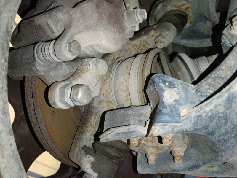 Recambio de mangueta delantera izquierda para nissan terrano ii (r20) 2.7 tdi 4wd referencia OEM IAM   