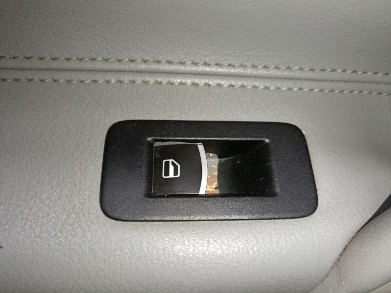 Recambio de mando elevalunas trasero izquierdo para volkswagen touareg (7la, 7l6, 7l7) 2.5 r5 tdi referencia OEM IAM   