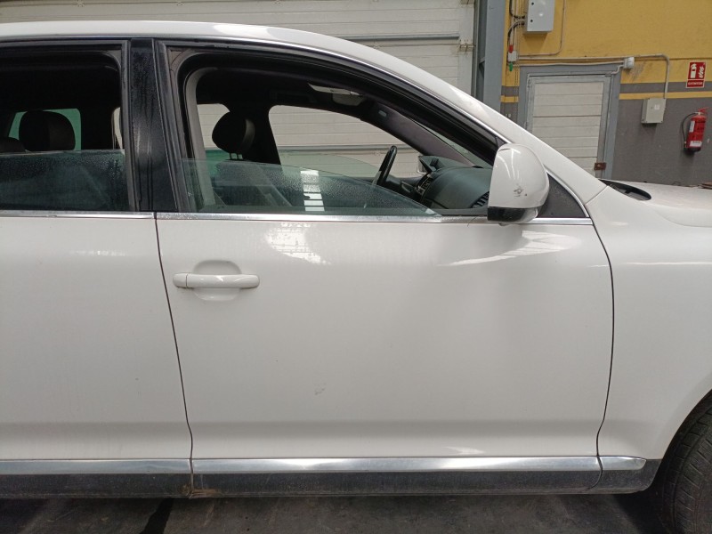 Recambio de puerta delantera derecha para volkswagen touareg (7la, 7l6, 7l7) 2.5 r5 tdi referencia OEM IAM   