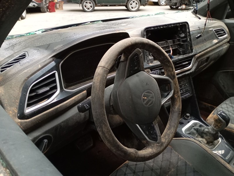 volkswagen t-roc (a11, d11) del año 2023