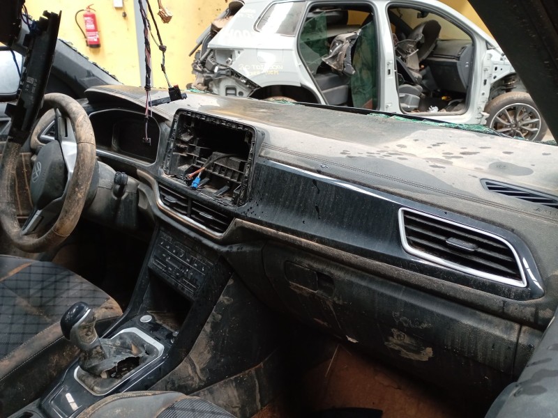 volkswagen t-roc (a11, d11) del año 2023